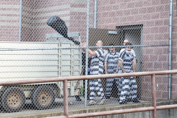 [자료사진] 교도소의 수감자들. 출처: 게티 이미지