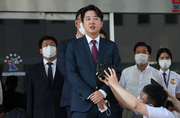 가처분 삼문기일 변경을 요청한 이준석 전 대표. 출처: 뉴스1