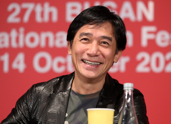 배우 양조위가 6일 오전 부산광역시 해운대구 KNN시어터에서 진행된 제27회 BIFF의 '올해의 아시아 영화인상' 수상 기념 기자회견에서 참석했다. 출처: 뉴스1