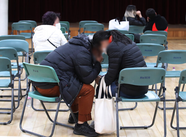 대한신경정신의학회가 '이태원 압사 참사'로 인한 심리적 트라우마 발생을 예방하기 위해 이와 같은 준칙을 지켜 달라고 요청했다