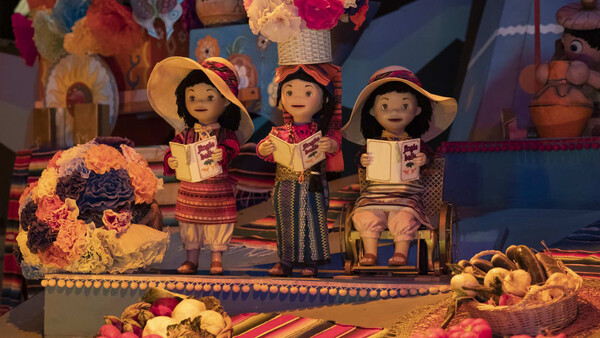 놀이기구에 새롭게 추가된 휠체어를 탄 인형 ⓒ Disneyland Resort/Christian Thom