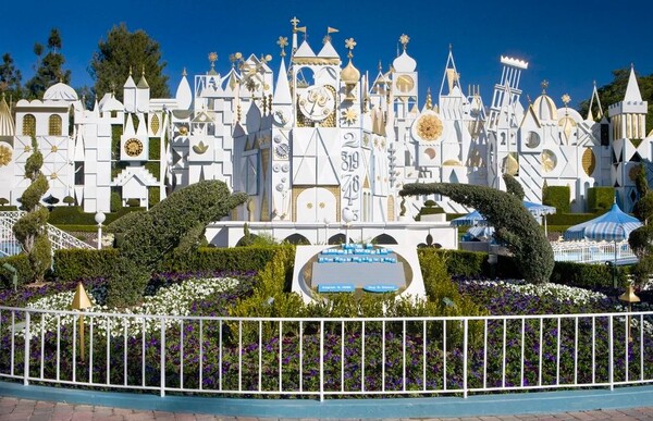 잇츠어스몰월드 놀이기구 외관 사진 ⓒ disneyworld