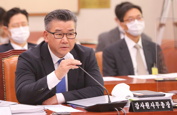 유병호 감사원 사무총장이 10월 11일 서울 여의도 국회에서 열린 법제사법위원회의 감사원에 대한 국정감사에서 발언하고 있다. (2022.10.11)&nbsp;ⓒ뉴스1