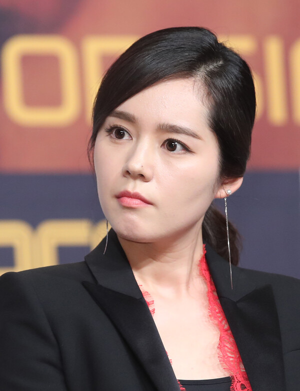 한가인의 왼쪽 얼굴.&nbsp;ⓒ뉴스1