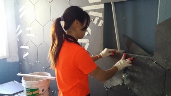 [인터뷰] 밥 먹듯 하던 일인데, 내가 왜 못해? '운동선수→타일공' 30대에 직업 전향한 이서희씨의 태도는 늘 같은 자리 맴도는 우리 직장인 가슴에 불을 확 지핀다