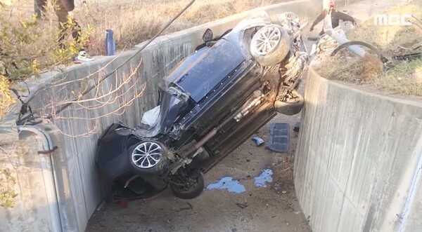 지난해 12월6일 강원 강릉에서 발생한 차량 급발진 의심 사고 현장. ⓒMBC 뉴스 캡처