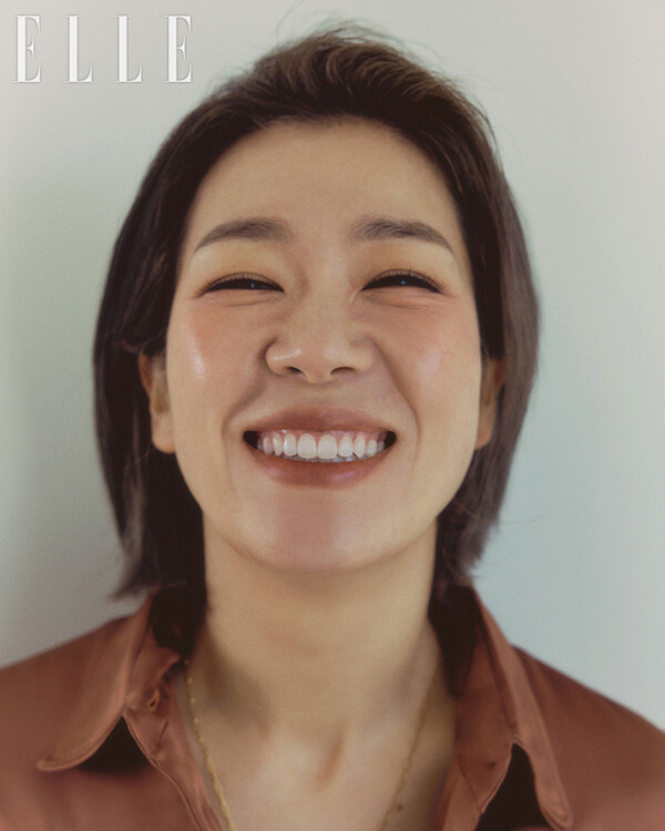 '현남이의 휴가' 컨셉으로 찍은 배우 염혜란의 화보.&nbsp;ⓒ엘르