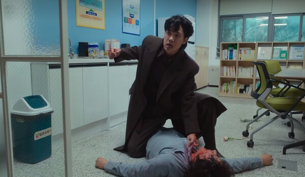 딸 예솔이 학교 선생님 때려눕힌 전재준 ⓒ넷플릭스