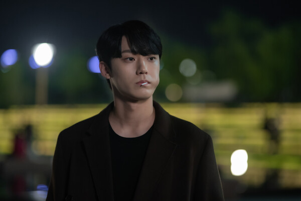 넷플릭스 '더 글로리' 김은숙 작가가 주인공 문동은에게 전하고 싶은 말 한마디는 이 봄에 딱 맞는 어울리는 아름다운 말이다