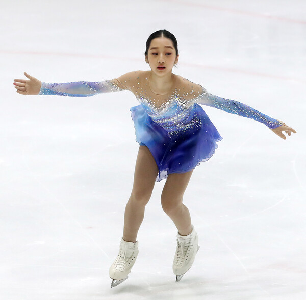 신지아가 지난 1월 8일 경기도 의정부시 의정부실내빙상장에서 열린 'KB금융 코리아 피겨스케이팅 챔피언십 2023' 여자 싱글 프리스케이팅 경기에서 멋진 연기를 펼치고 있다. (2023.1.8)&nbsp;ⓒ뉴스1