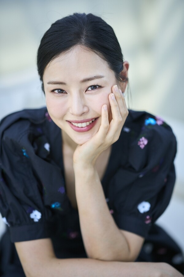 워킹맘이 죄의식 없이 어디까지 일할 수 있을까? 출산 직후 복귀한 이하늬의 고민엔 직업에 대한 프로의식이 돋보인다