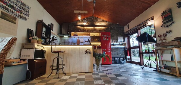 사진으로 기억을 담는 제주 에어비앤비 호스트의 이야기