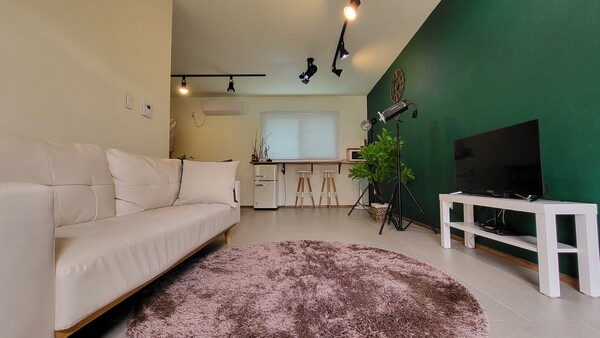 사진으로 기억을 담는 제주 에어비앤비 호스트의 이야기