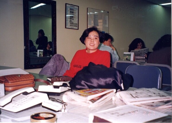 1992년 서울지방경찰청 여자형사기동대 초기 야간 유흥업소를 단속하러 출동하기 전의 모습. ⓒ박미옥 전 경정 제공