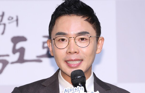 “다시 신입생 신분으로…!!” ‘논문 표절’ 논란으로 연세대 석사 학위 취소된 설민석의 근황이 공개됐고 완전 깜놀이다