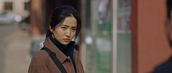 악귀의 기원을 좇고 있는 구산영과 염해상. 3화 초반. ⓒSBS