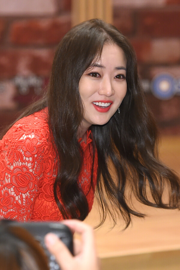 2015년 SBS 일일드라마 '마녀의 성' 제작발표회에 참석했던 최정원. ⓒ뉴스1