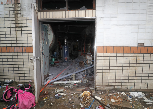 사고가 난 것으로 추정되는 목욕탕 보일러실. ⓒ뉴스1