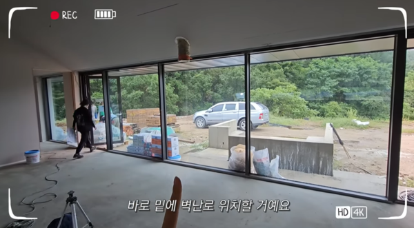 모델 한혜진(좌),&nbsp;지난 19일 유튜브 채널 '한혜진 Han Hye Jin' 영상 장면(우) ©뉴스1/한혜진 Han Hye Jin