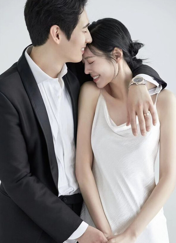 윤박-김수빈의 웨딩 화보. ⓒ웨딩 디렉팅컴퍼니 라씨엘&nbsp;