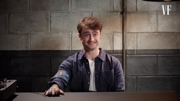 해리♡말포이... 다니엘 래드클리프가 자신을 소재로 한 팬 픽션을 읽어본 적 있다고 솔직 고백했다