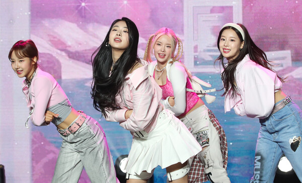 새나(왼쪽부터)와 아란, 키나, 시오. ⓒ뉴스1