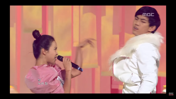 '내 귀에 캔디' 무대. ⓒMBC