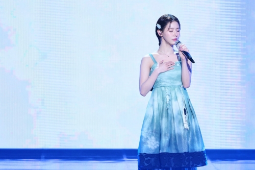 '2023 MBC 연기대상' 축하 무대를 꾸민 미연.&nbsp;ⓒMBC