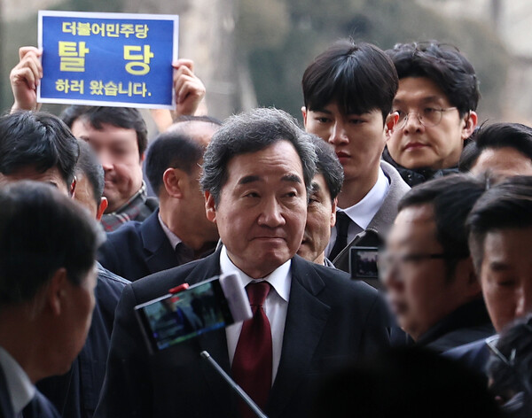 이낙연 전 더불어민주당 대표가 11일 오후 서울 여의도 국회에서 민주당 탈당 및 신당 창당 선언 기자회견을 하기 위해 소통관으로 들어서고 있다. 2024.1.11ⓒ뉴스1