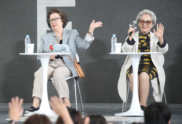 배우 나문희 김영옥 ⓒ뉴스1