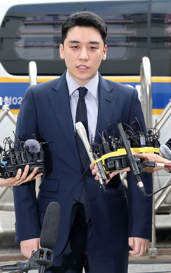 (기사 이해를 돕기 위한 자료사진) '원정 도박' 혐의를 받고 있는 그룹 빅뱅 전 멤버 승리가 28오전 서울 중랑구 서울경찰청 지능범죄수사대로 경찰 조사를 받기위해 출석하며 취재진 질문에 답하고 있다. 2019.8.28. ⓒ뉴스1