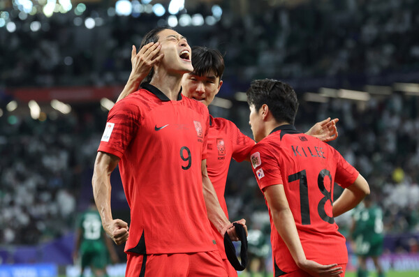 대한민국 축구대표팀 조규성이 30일(현지시간) 카타르 알라이얀 에듀케이션 시티 스타디움에서 열린 2023 아시아축구연맹(AFC) 카타르 아시안컵 16강전 대한민국과 사우디아라비아의 경기에서 후반 추가시간 극적인 동점 헤더골을 넣고 있다. 2024.1.31ⓒ뉴스