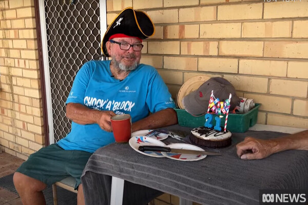 오스트레일리아 웨스턴오스트레일리아주에 있는 해안 마을 동가라의 84살 은퇴 어부 빌 컨스는 29일(현지시각) 21번째 생일을 맞이한다. 그는 1940년 2월29일생이다. ⓒ에이비시뉴스 유튜브 갈무리