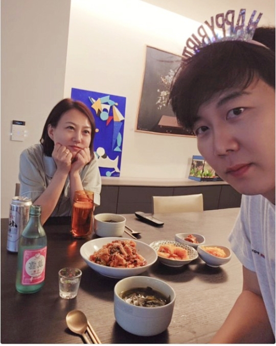 음식은 함께, 술은 각자! ⓒ도경완 인스타그램