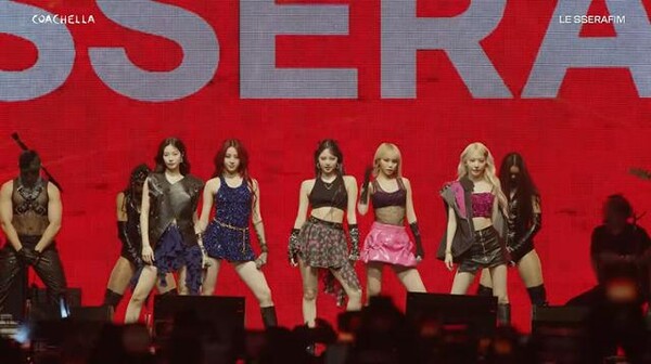 그룹 '르세라핌'이 부담 속 두 번째 코첼라 무대에 섰다. ⓒ유튜브 채널 '코첼라'