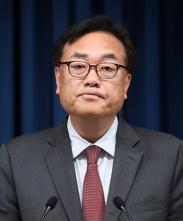 정진석 대통령 비서실장이 2일 오후 용산 대통령실 청사에서 '채상병 특검법' 본회의 통과와 관련한 브리핑을 하고 있다. 2024.5.2ⓒ뉴스1
