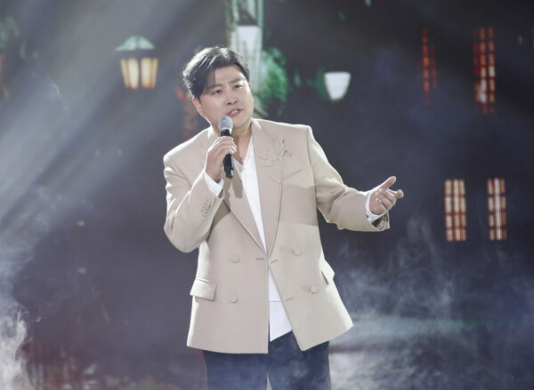음주 뺑소니·운전자 바꿔치기 의혹이 제기된 트로트 가수 김호중(33).&nbsp;ⓒ뉴스1