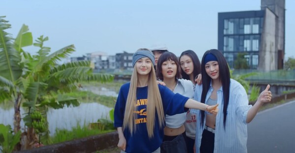 영상 'NewJeans (뉴진스) 'How Sweet' Official MV'의 한 장면. ⓒ유튜브 채널 'HYBE LABELS'