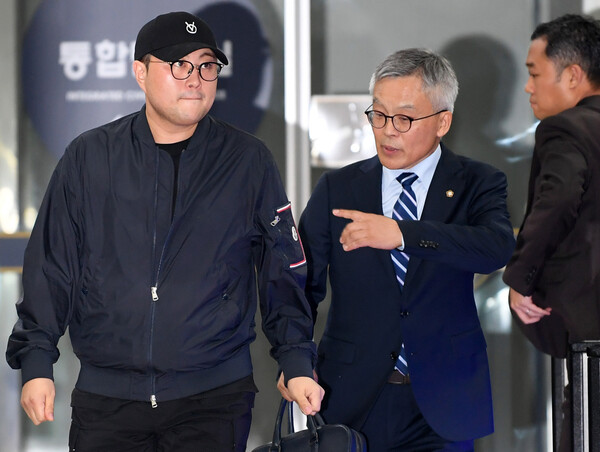 ​김호중과 조남관 변호사.ⓒ뉴스1