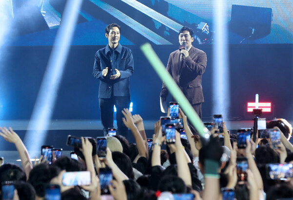 지난 4일 부산 해운대에서 열린 '스타워즈 데이 2024(Star Wars Day 2024)'​​​​​​​&nbsp;'스페셜 토크 세션에 참석한 배우 이정재의 모습.&nbsp;ⓒ뉴스1&nbsp;