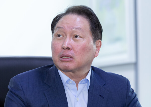 최태원 대한상공회의소 회장이 10일 오후 서울 여의도 한국노총에서 열린 제6차 대표자 간담회에서 발언을 하고 있다. 2024.5.10ⓒ뉴스1