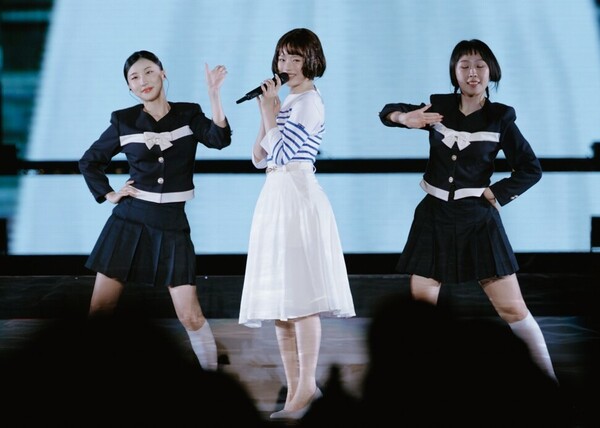 하니의 '푸른 산호초' 무대.&nbsp;ⓒ어도어