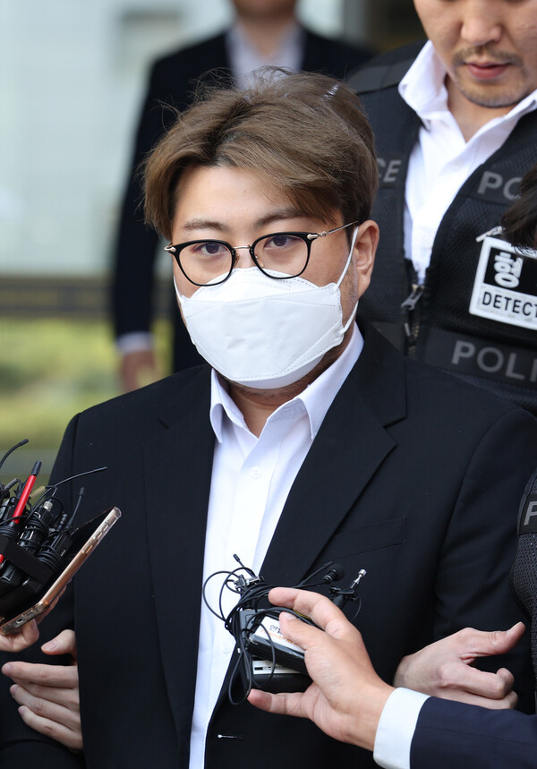 뺑소니 혐의로 재판을 앞두고 있는 가수 김호중(33).&nbsp;ⓒ뉴스1