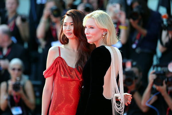 정호연과 케이트 블란쳇&nbsp;ⓒGettyimages Korea