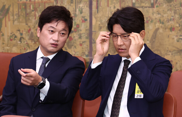 박주호 전 대한축구협회 전력강화위원이 24일 오전 서울 여의도 국회 문화체육관광위원회에서 열린 대한축구협회 등에 대한 현안질의에 출석해 자리하고 있다. 왼쪽은 박문성 스포츠 해설가. 2024.9.24ⓒ뉴스1