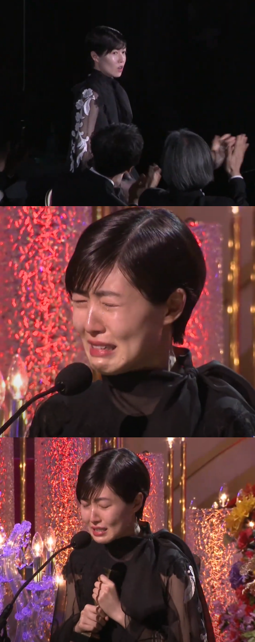 수상 후 오열하는 심은경. ⓒSBS