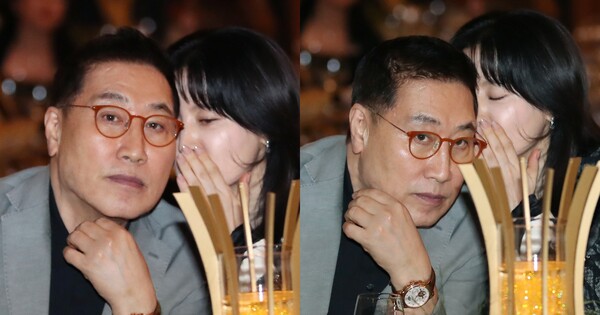 배우 이영애, 정호영 부부가 24일 서울 강동구 고덕동 스테이지28에서 열린 제14회 아름다운예술인상 시상식에 참석해 귓속말을 나누고 있다. 2024.10.24. ⓒ뉴스1