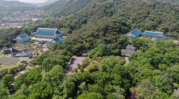 서울 종로구 청와대 내 본관과 상춘재(오른쪽)의 모습. 2023.5.9ⓒ뉴스1