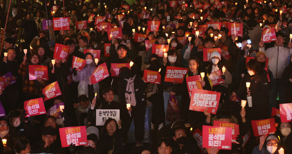 윤석열 대통령 탄핵 촉구 시위에 참여한 시민들. ⓒ뉴스1