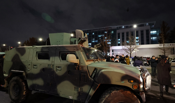 대한민국은 단 한 사람의 명으로 44년 전으로 되돌아갔고. ⓒ뉴스1